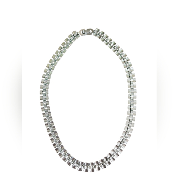 Vintage Monet Silvertone Link Necklace - Picture 1 of 3